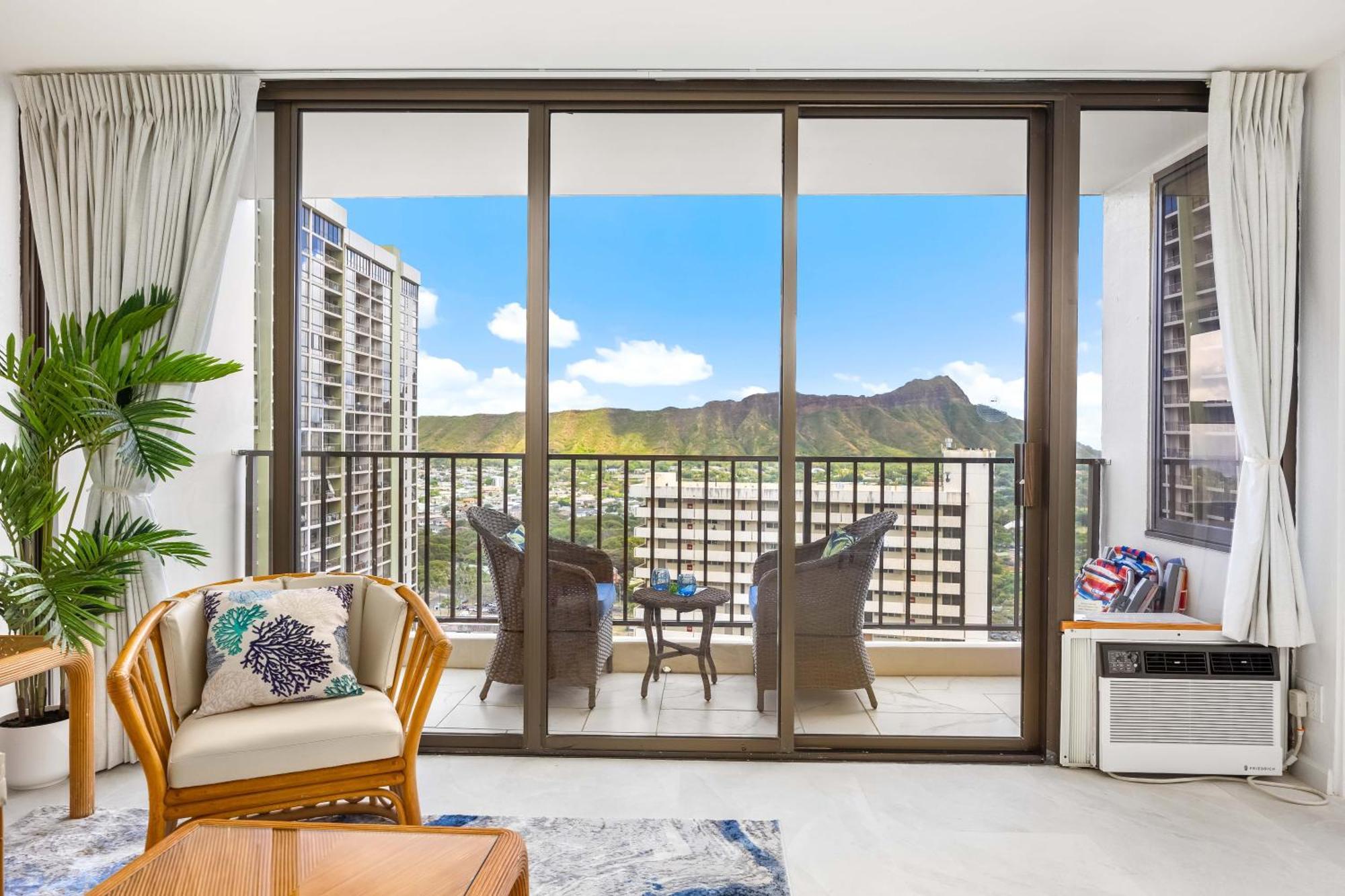 Beautiful 1br With King Bed, Ocean View, Fast Wi-fi & Free Parking Apartment Honolulu