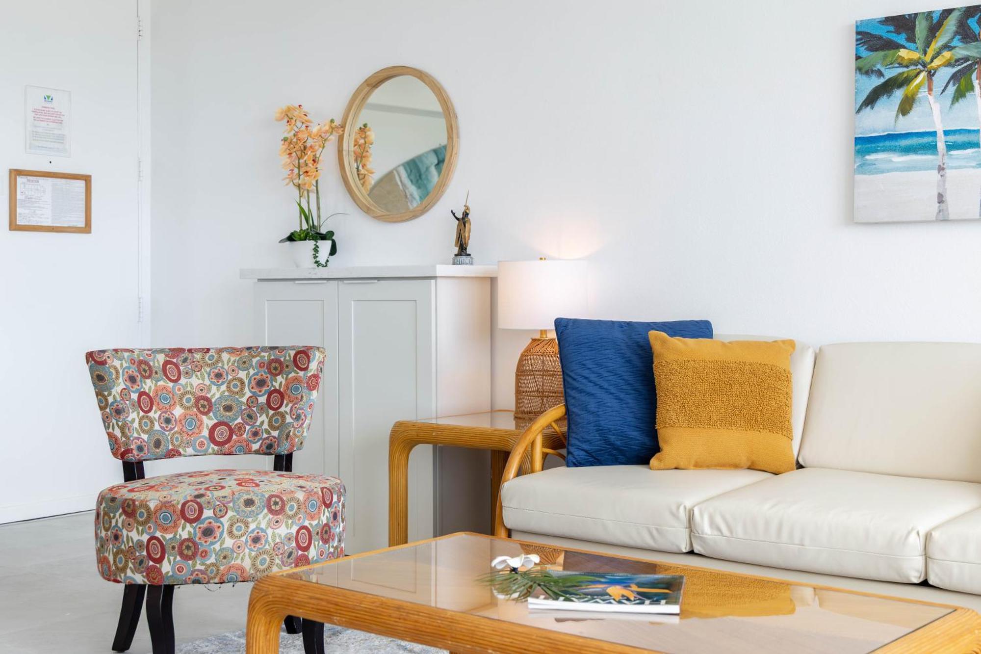 Beautiful 1br With King Bed, Ocean View, Fast Wi-fi & Free Parking *