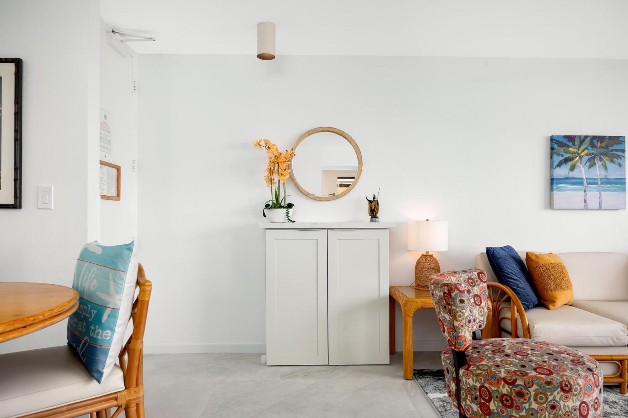 Beautiful 1br With King Bed, Ocean View, Fast Wi-fi & Free Parking Apartment