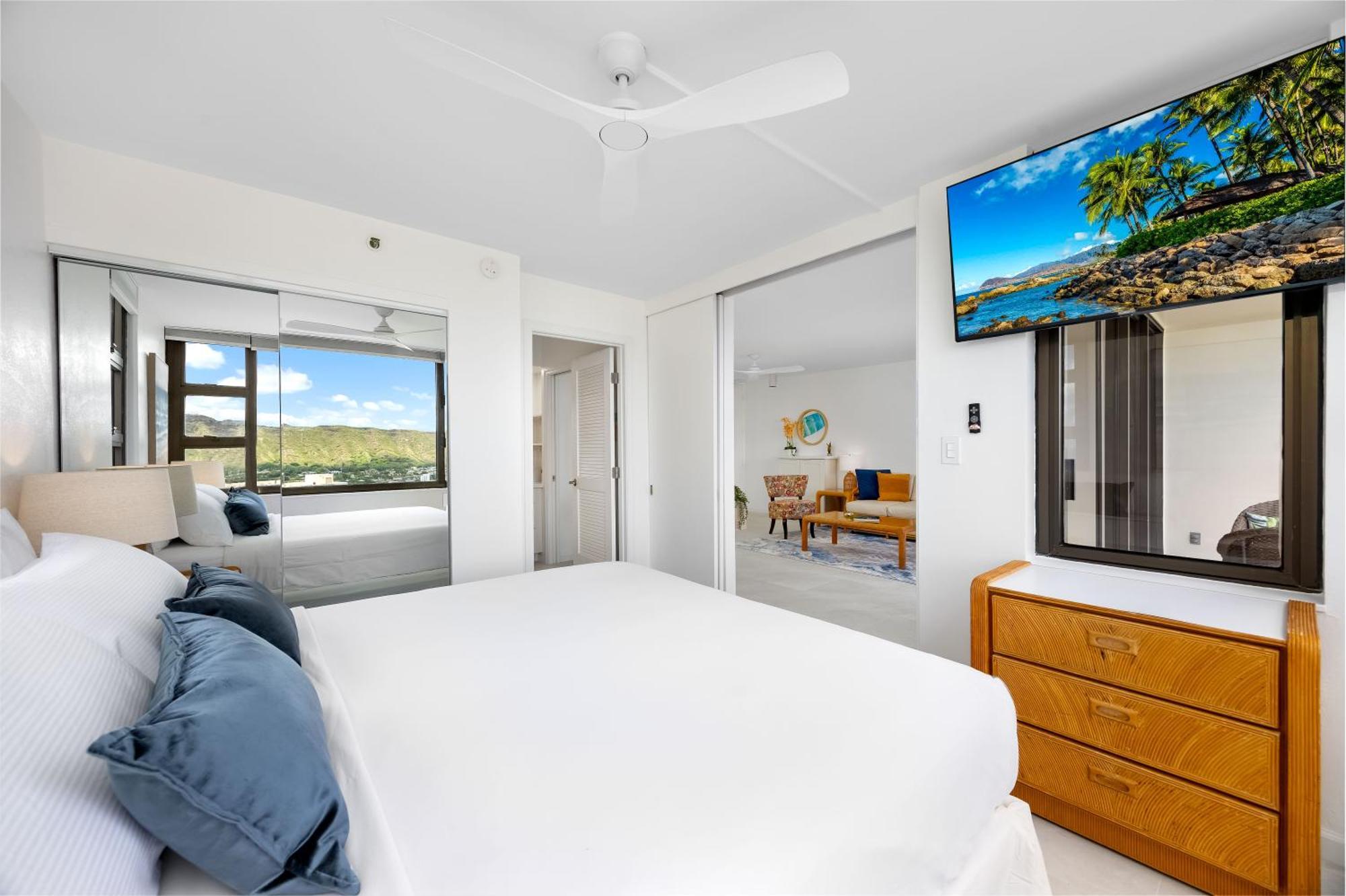 Beautiful 1br With King Bed, Ocean View, Fast Wi-fi & Free Parking
