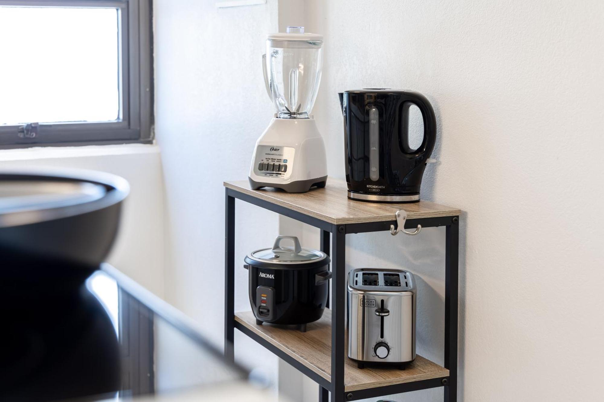 Beautiful 1br With King Bed, Ocean View, Fast Wi-fi & Free Parking Apartment