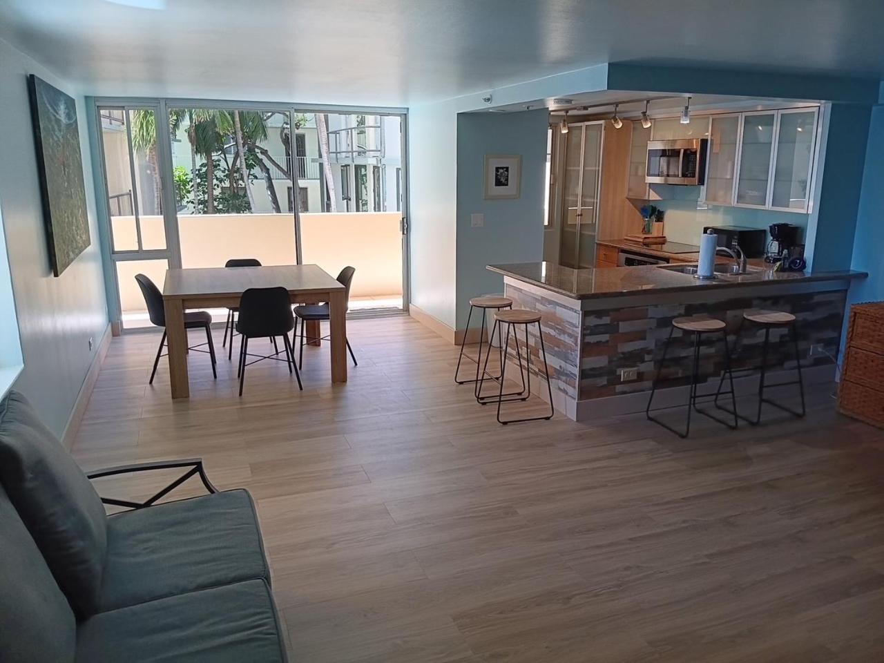 Diamond Head Aparthotel