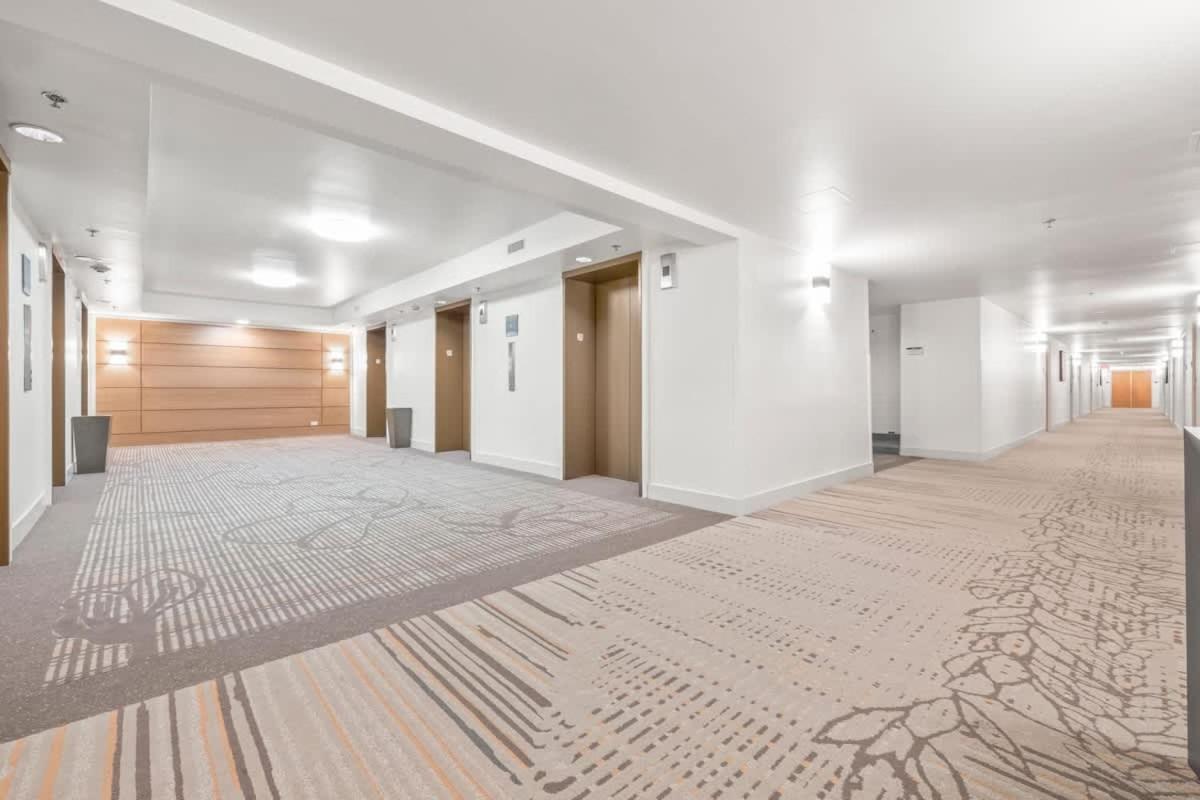 Apartment Floor With Balcony & Views 3528 Honolulu
