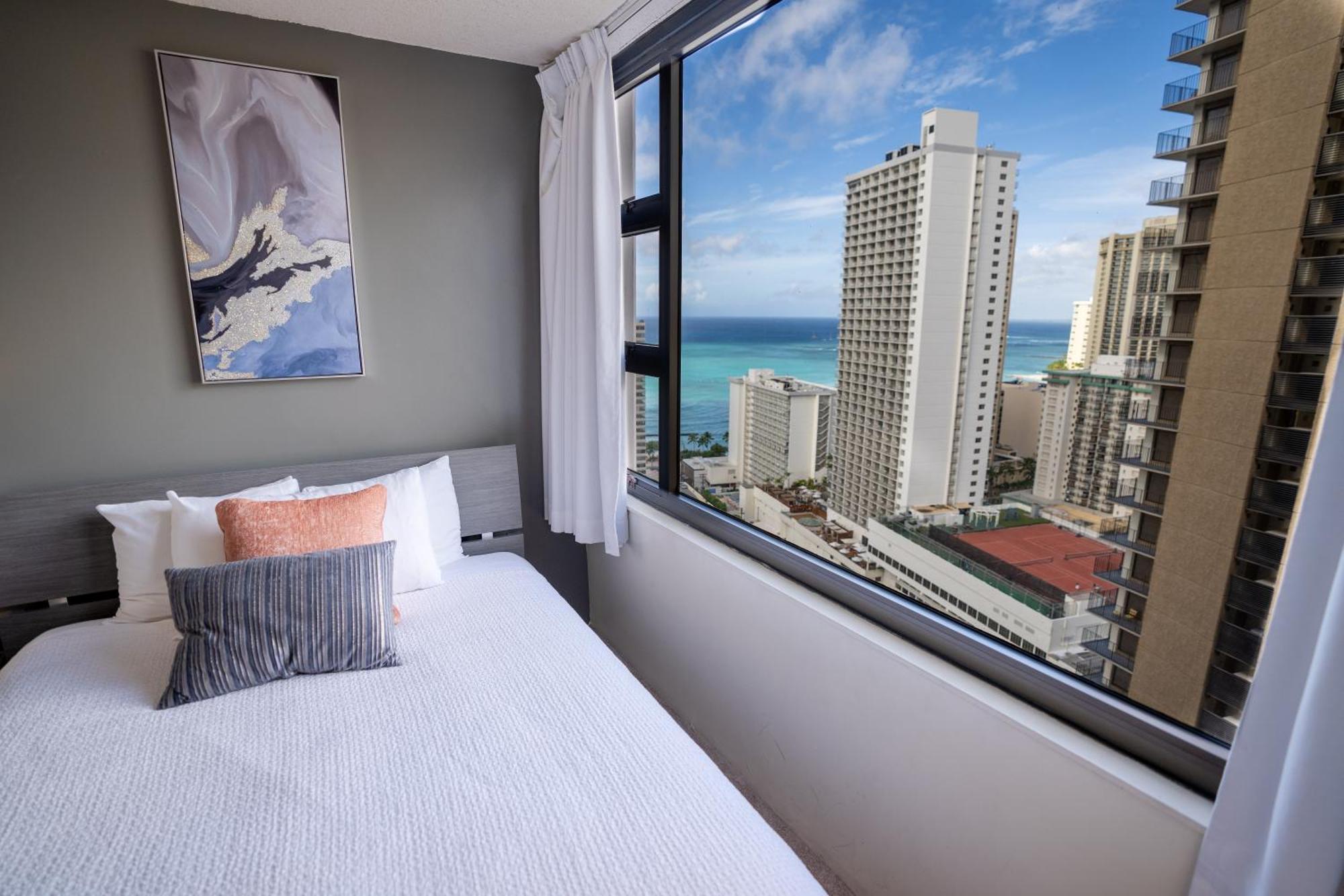 Oceanview Oasis On 28th Floor - Steps To Waikiki & Free Parking Honolulu