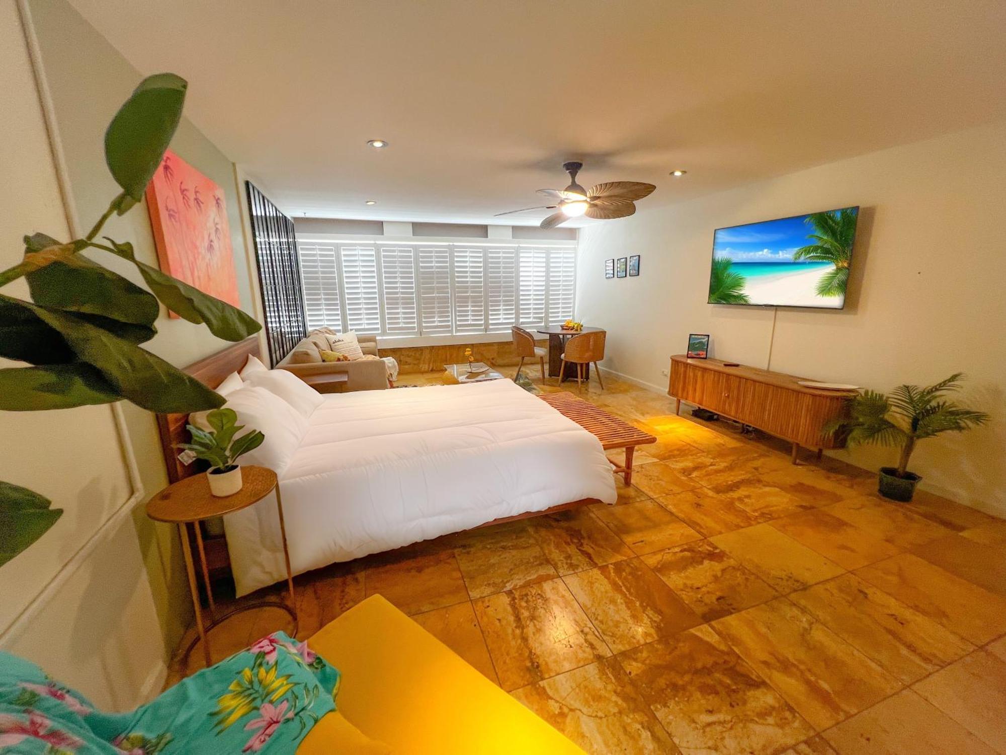 Coastal Charm Colony Surf *