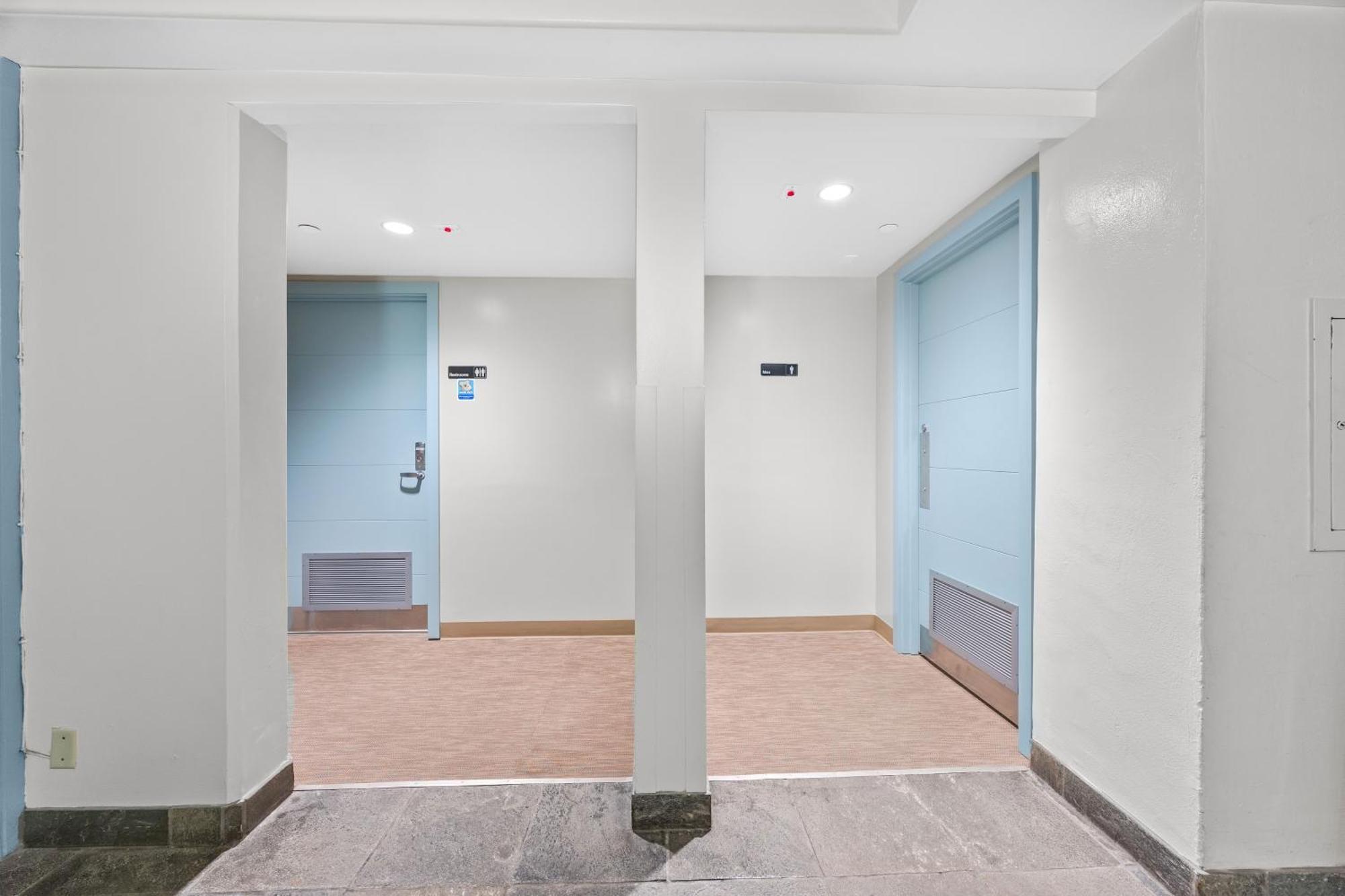Rare Deluxe Ocean View Gem With Free Parking Apartment *
