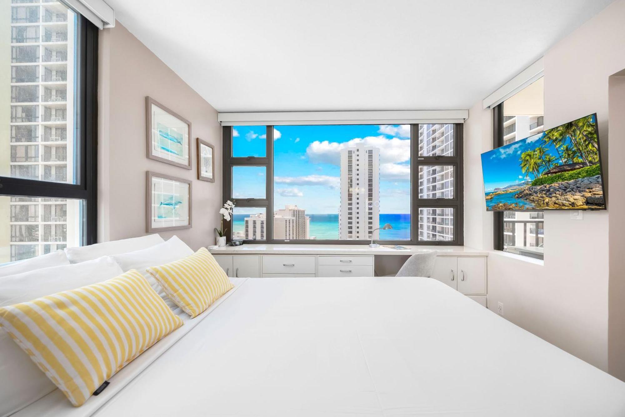 Rare Deluxe Ocean View Gem With Free Parking Honolulu