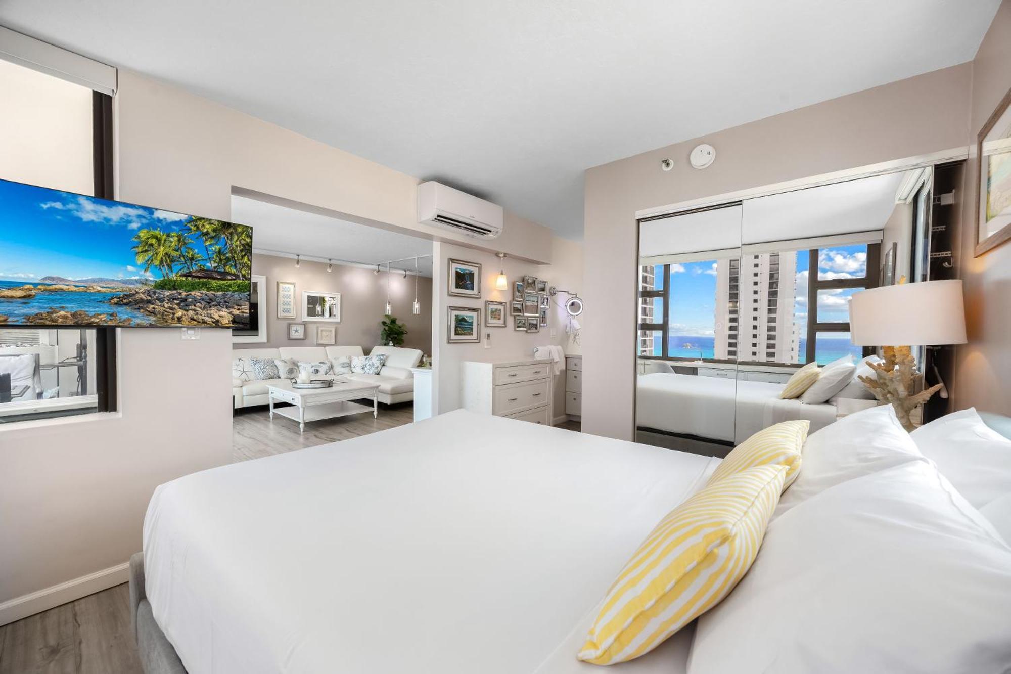 Apartment Rare Deluxe Ocean View Gem With Free Parking