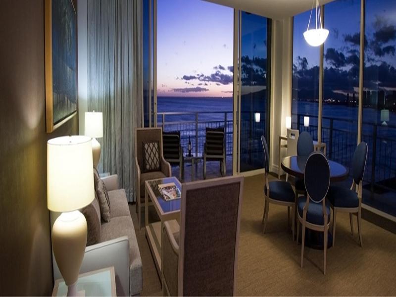 Kaimana Hotel