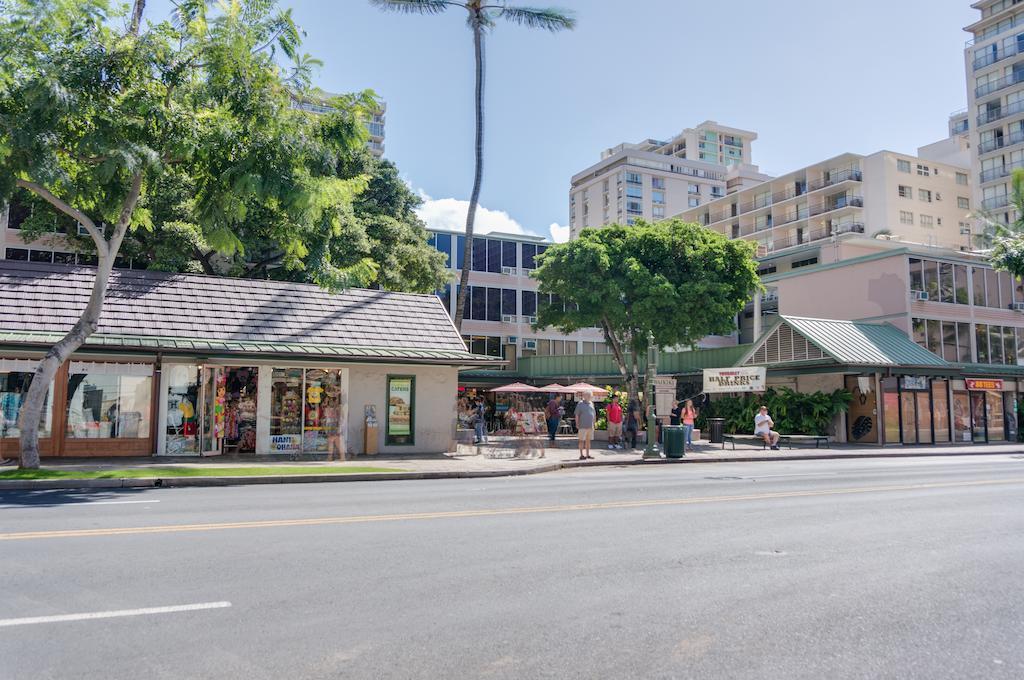 Hotel Kuhio Banyan
