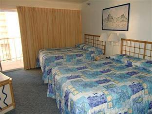 Aston Waikiki Circle Hotel 3*