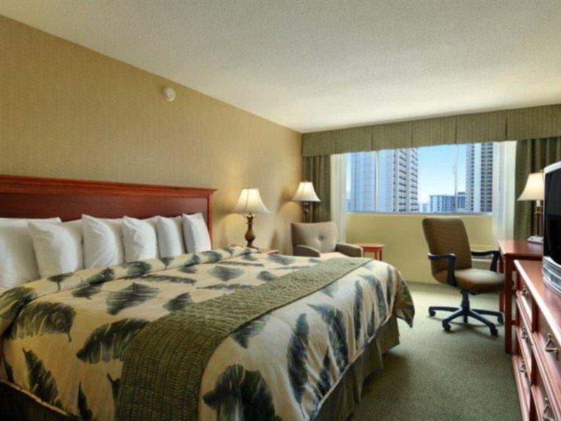 Ramada Plaza By Wyndham Waikiki