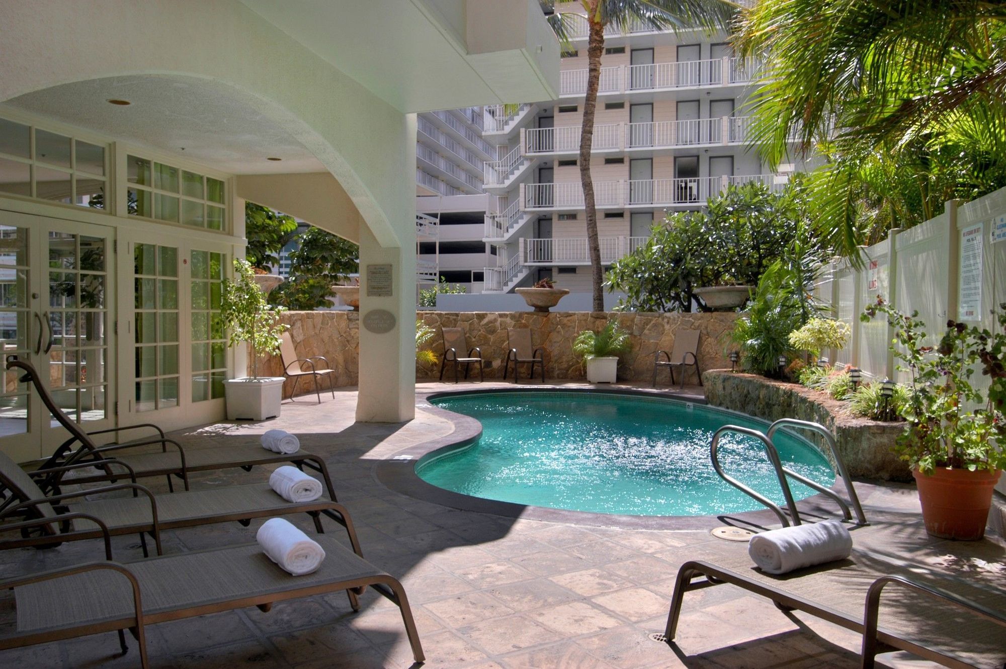 Hotel Coconut Waikiki 3*