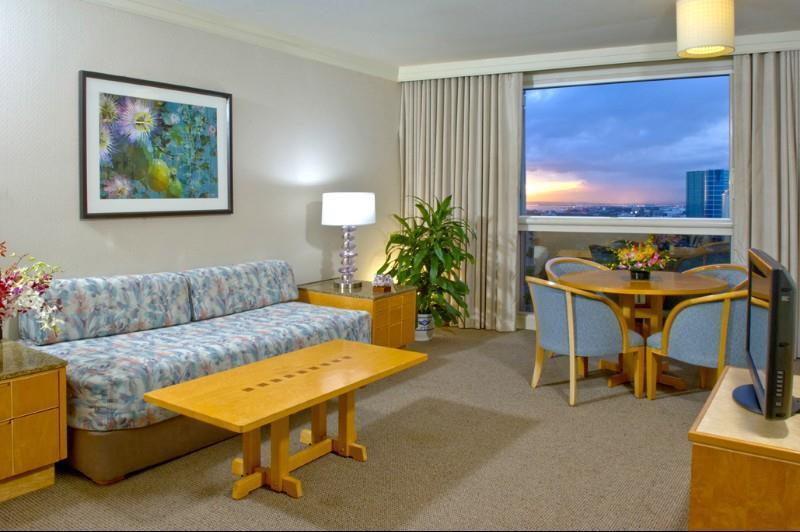 Waikiki Hotel 4*