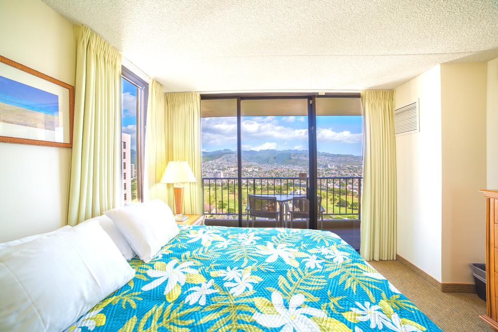Mountain View Condo, Near Beach, Free Parking! *