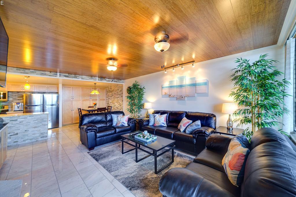 Waikiki Luxury Penthouse
