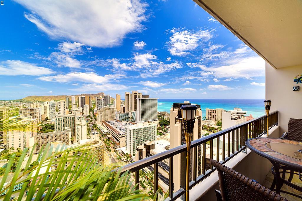 Waikiki Luxury Penthouse *