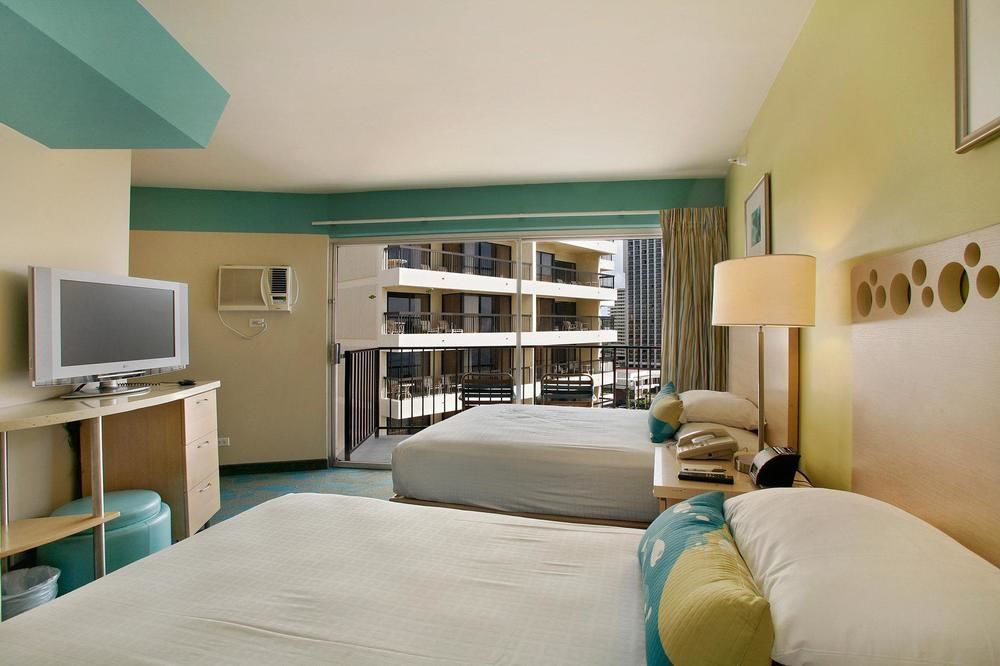 Aston Waikiki Circle