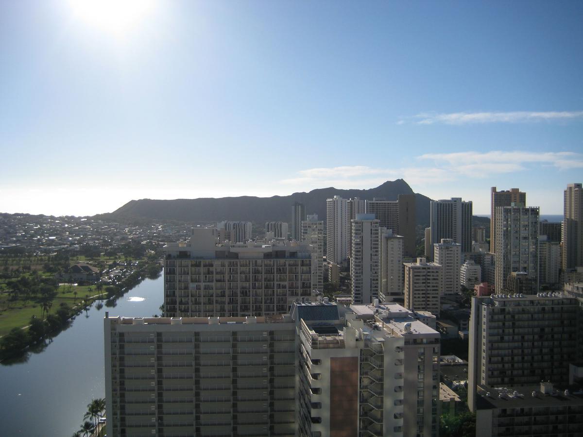 Island Colony * Honolulu