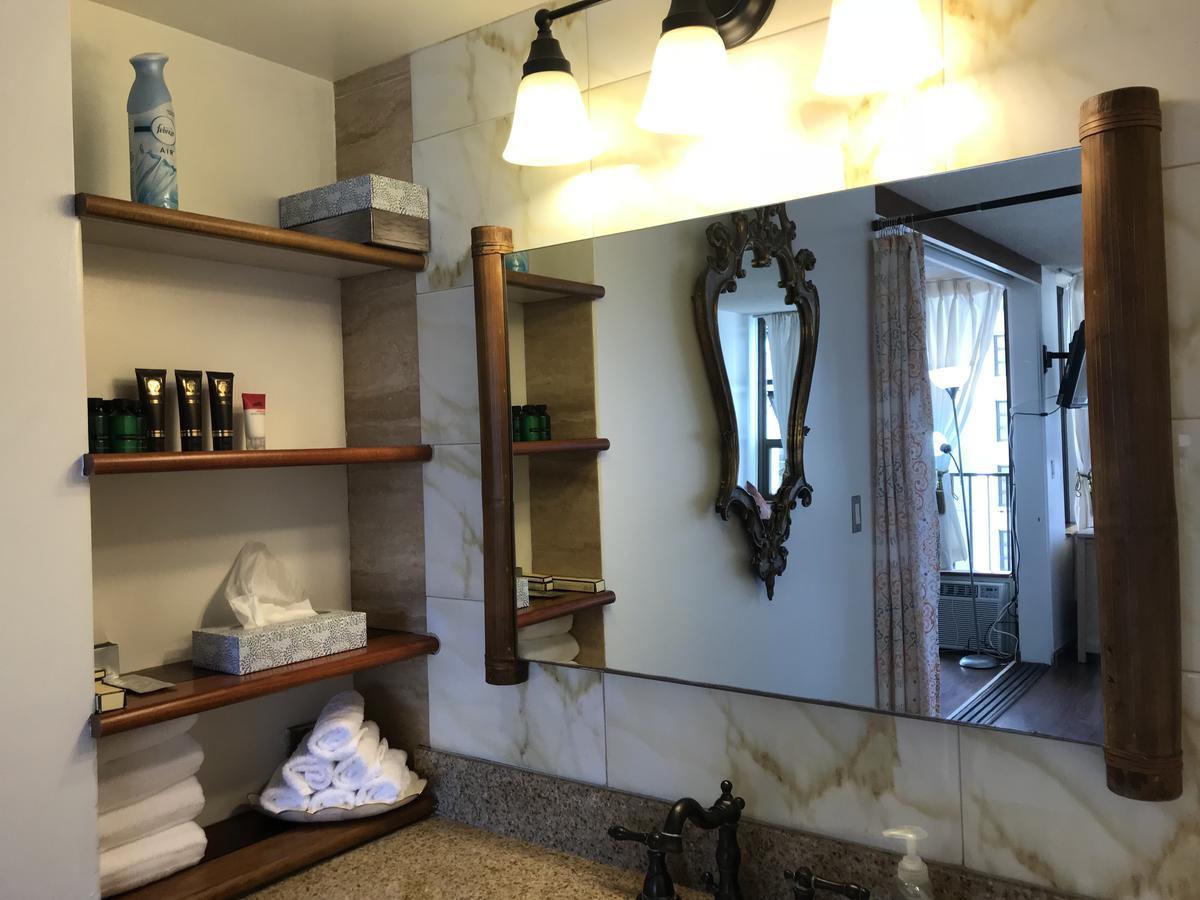 Waikiki Banyan Apartment