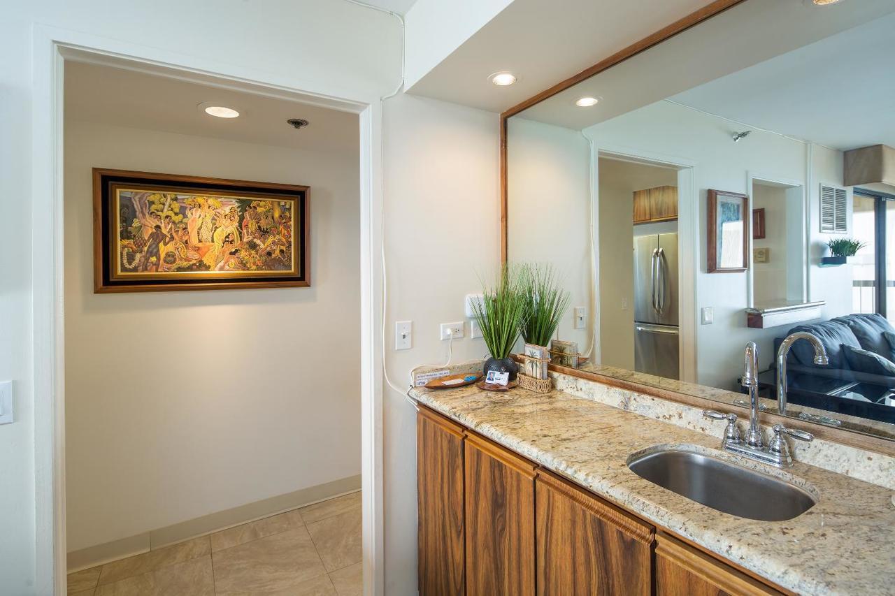 Apartment Spacious Waikiki 2br-ocean View-free Parking *