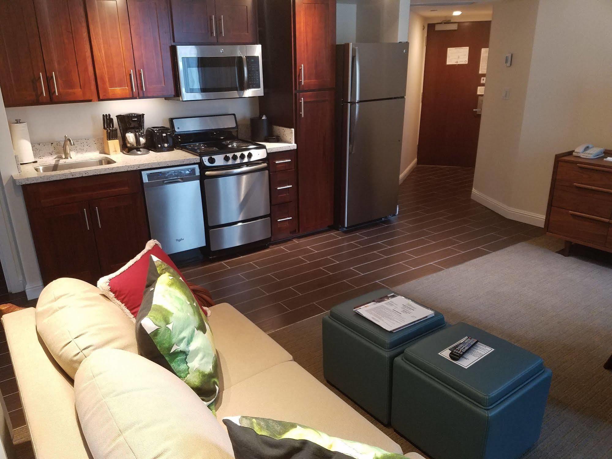 Imperial Hawaii Hotel 3*