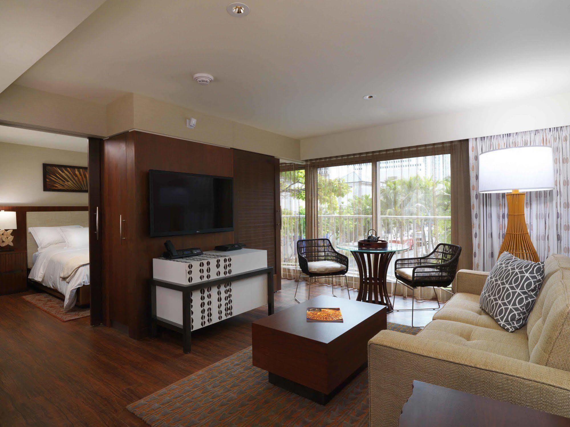 Hilton Grand Vacations Club Hokulani Waikiki Resort