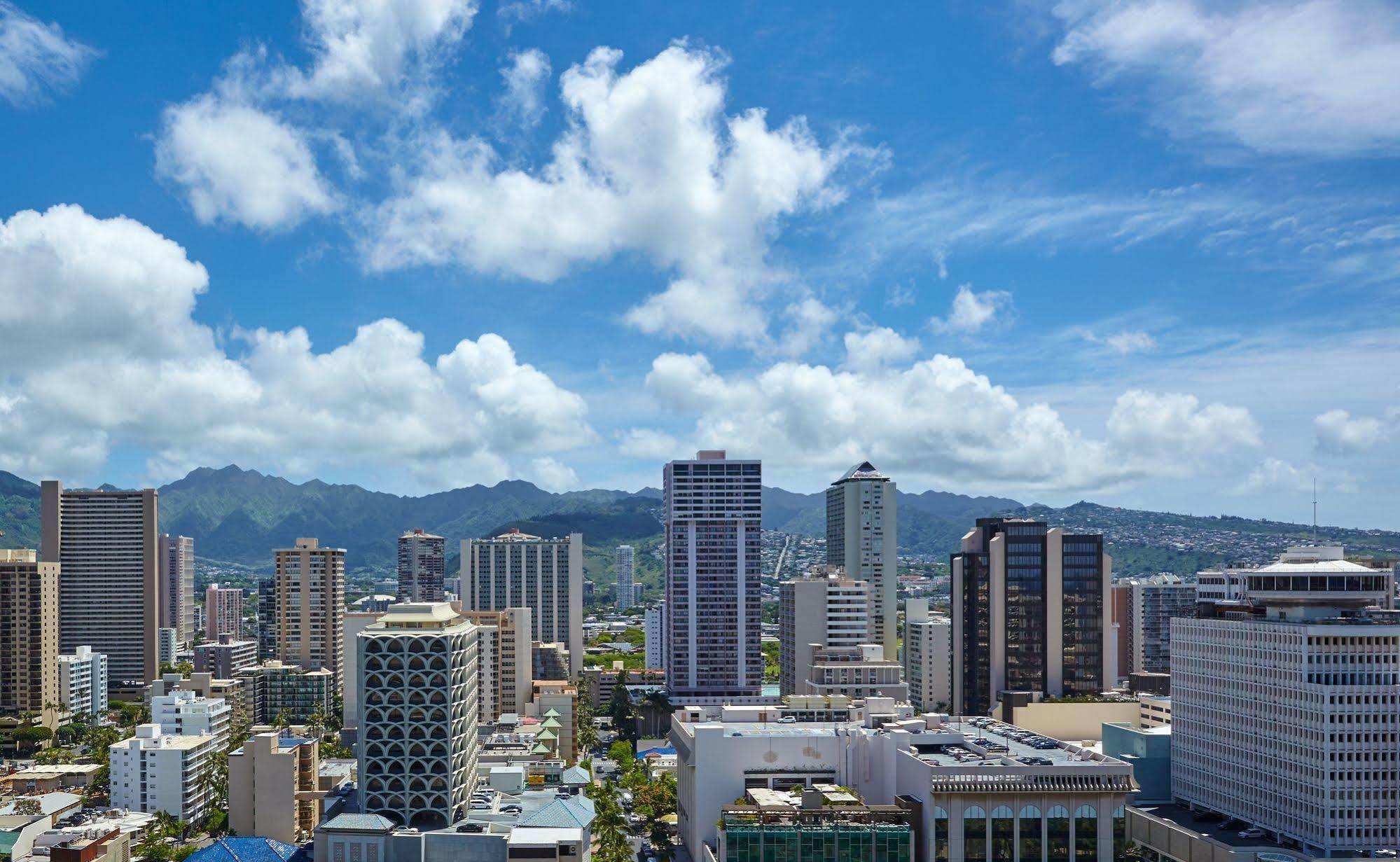 Halepuna Waikiki By Halekulani - No Fee