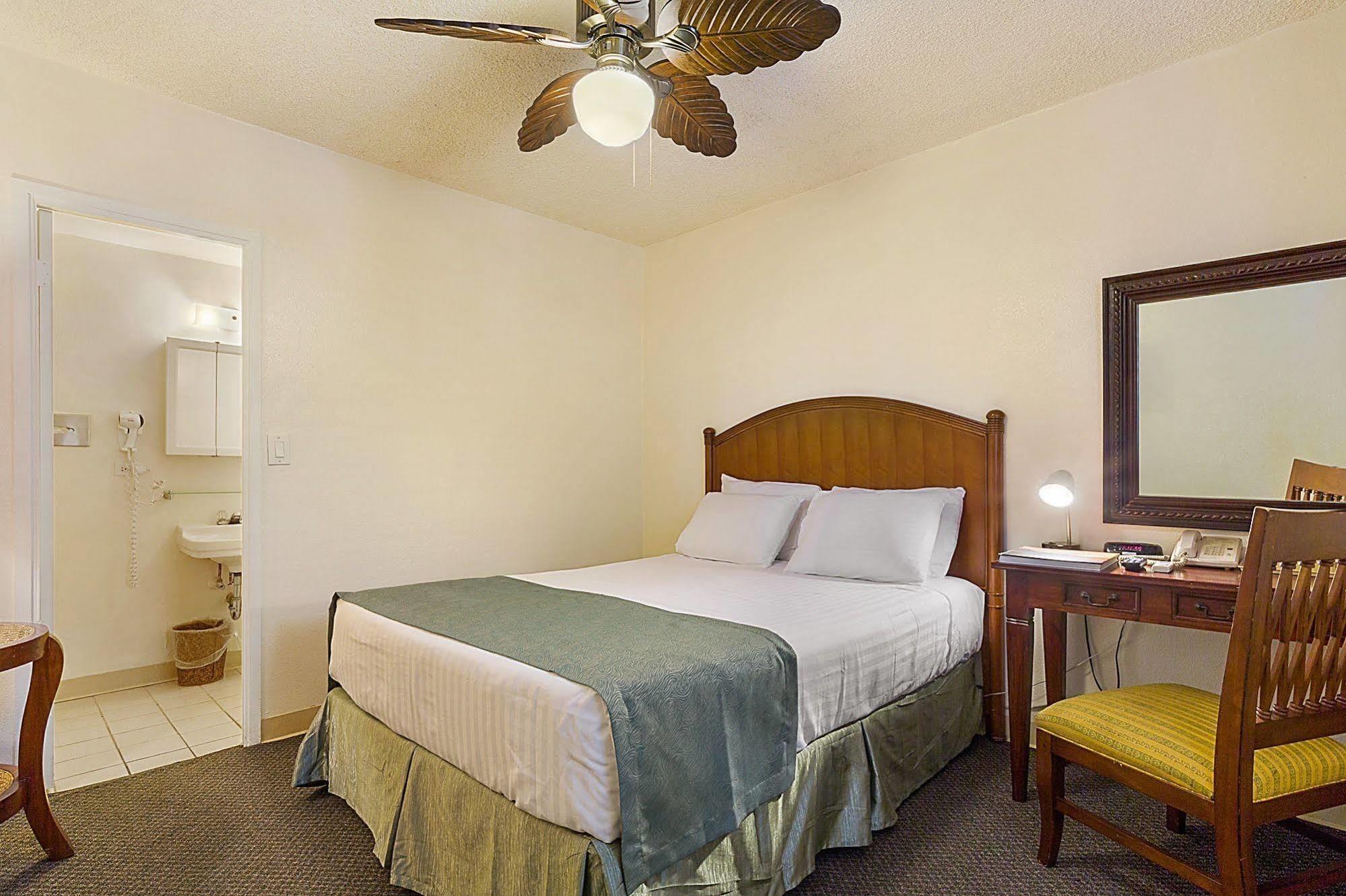 Hotel Pacific Marina