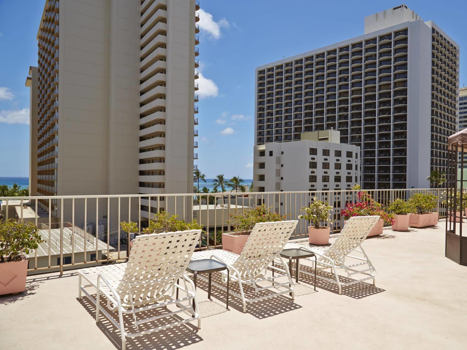 Ewa Waikiki 2*