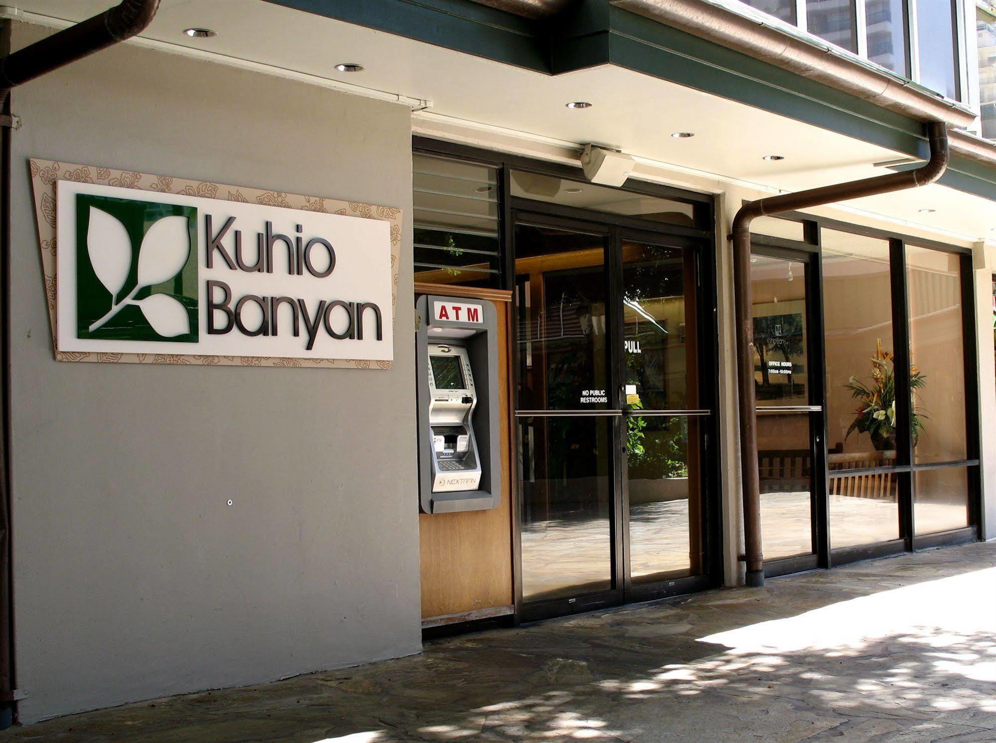 Kuhio Banyan Hotel 2*