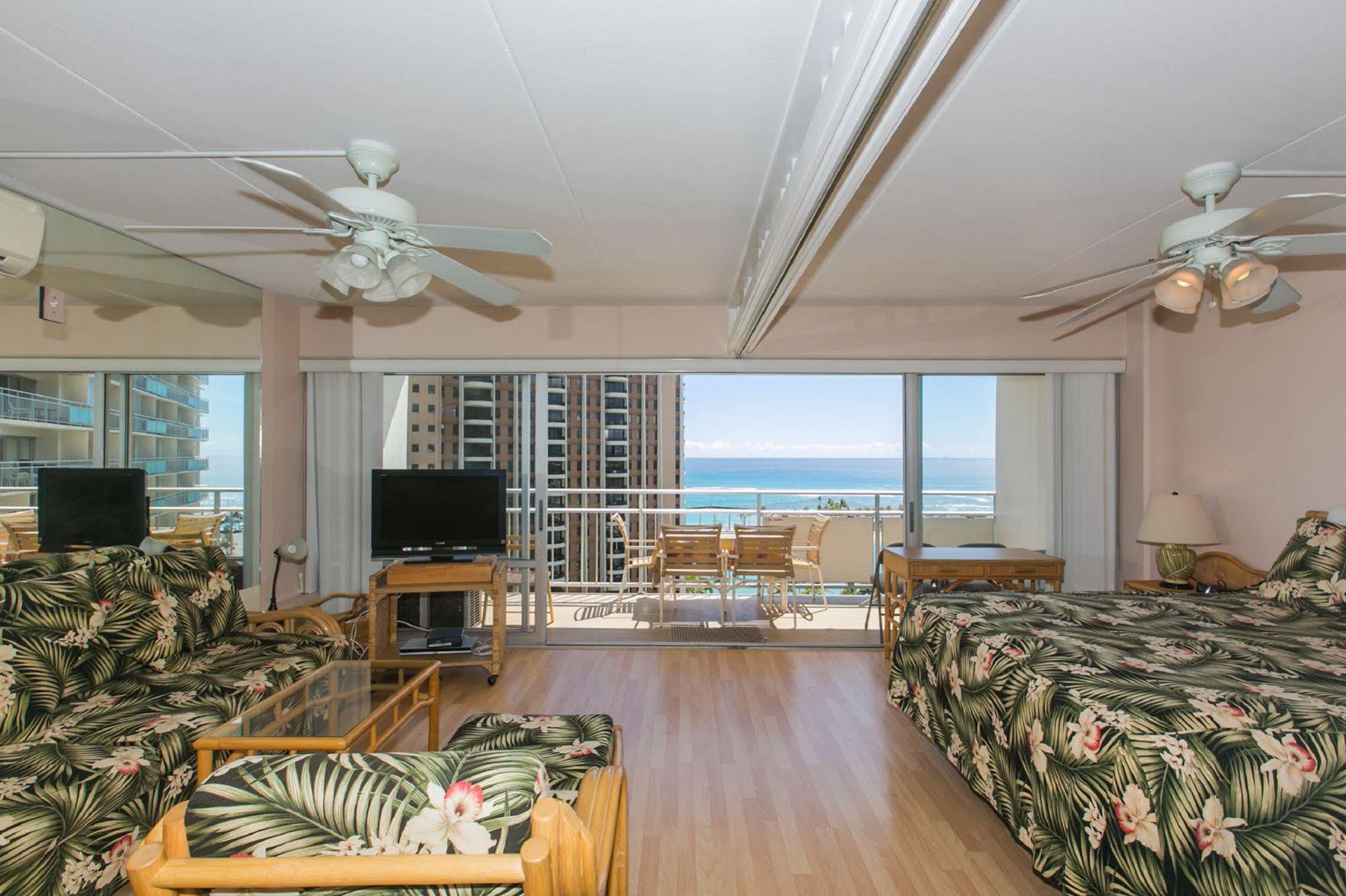 Marina Hawaii Vacations At The Ilikai 3*