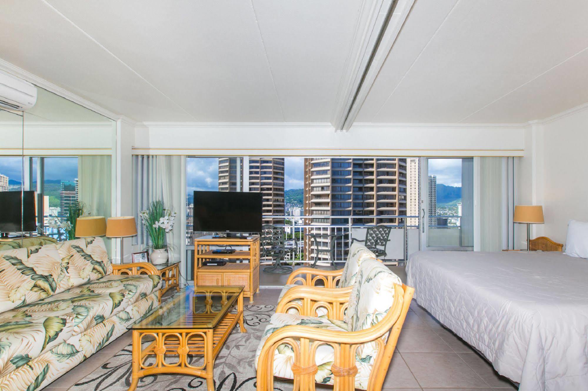 Hotel Marina Hawaii Vacations At The Ilikai Honolulu