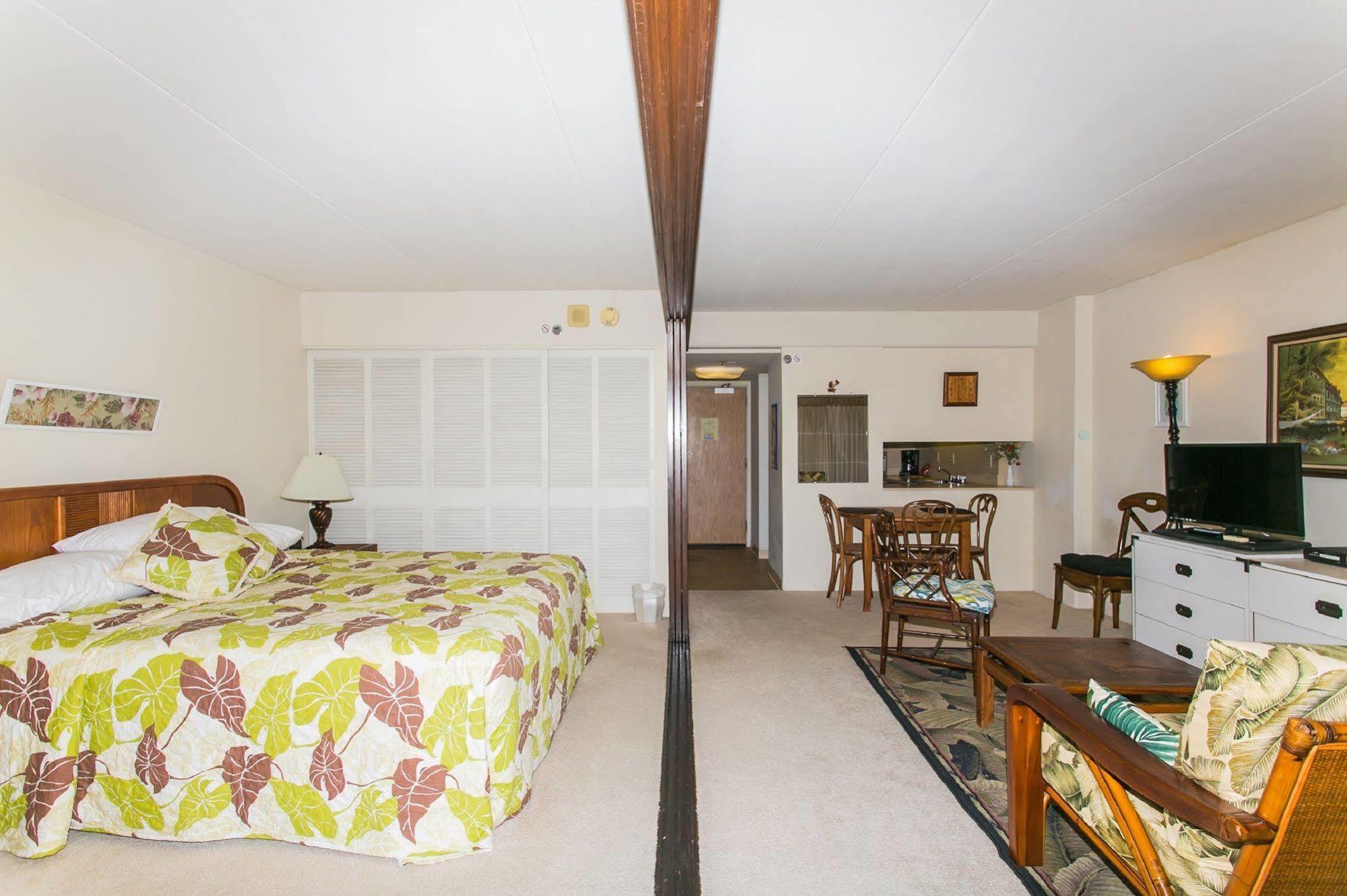 Marina Hawaii Vacations At The Ilikai Hotel 3*