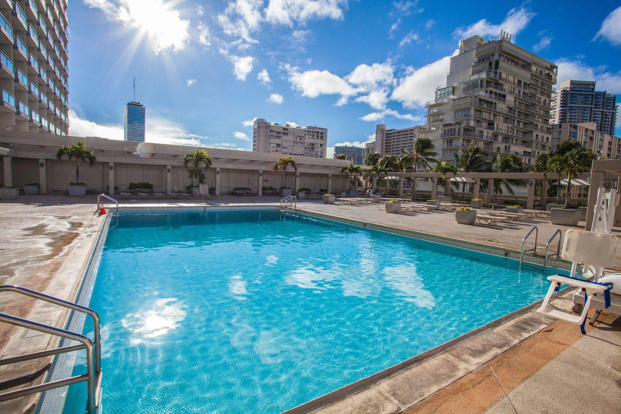 Ala Moana Hotel By Airpads *