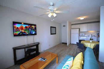 Waikiki Luxury Penthouse *