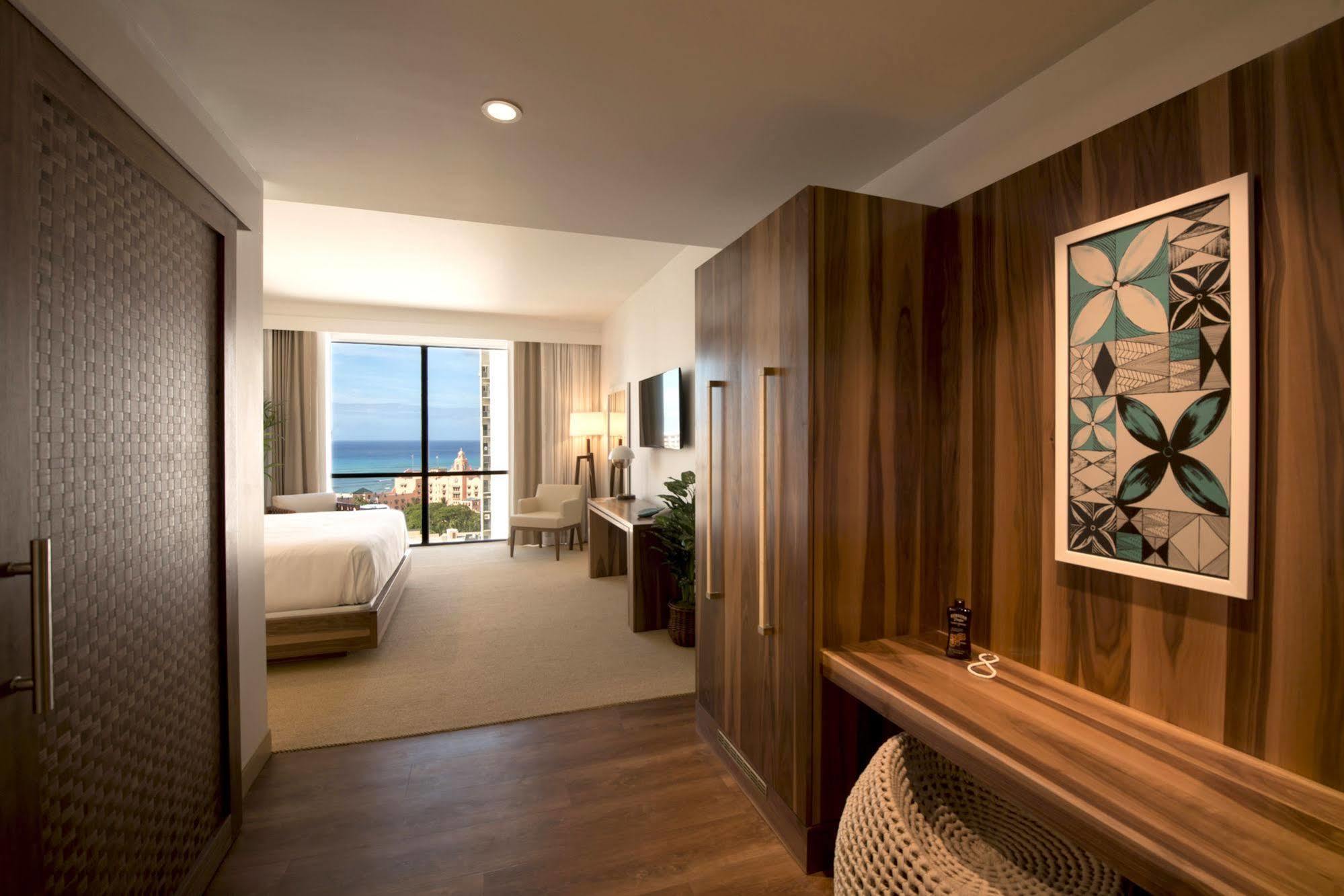 Hyatt Centric Waikiki Resort 4*