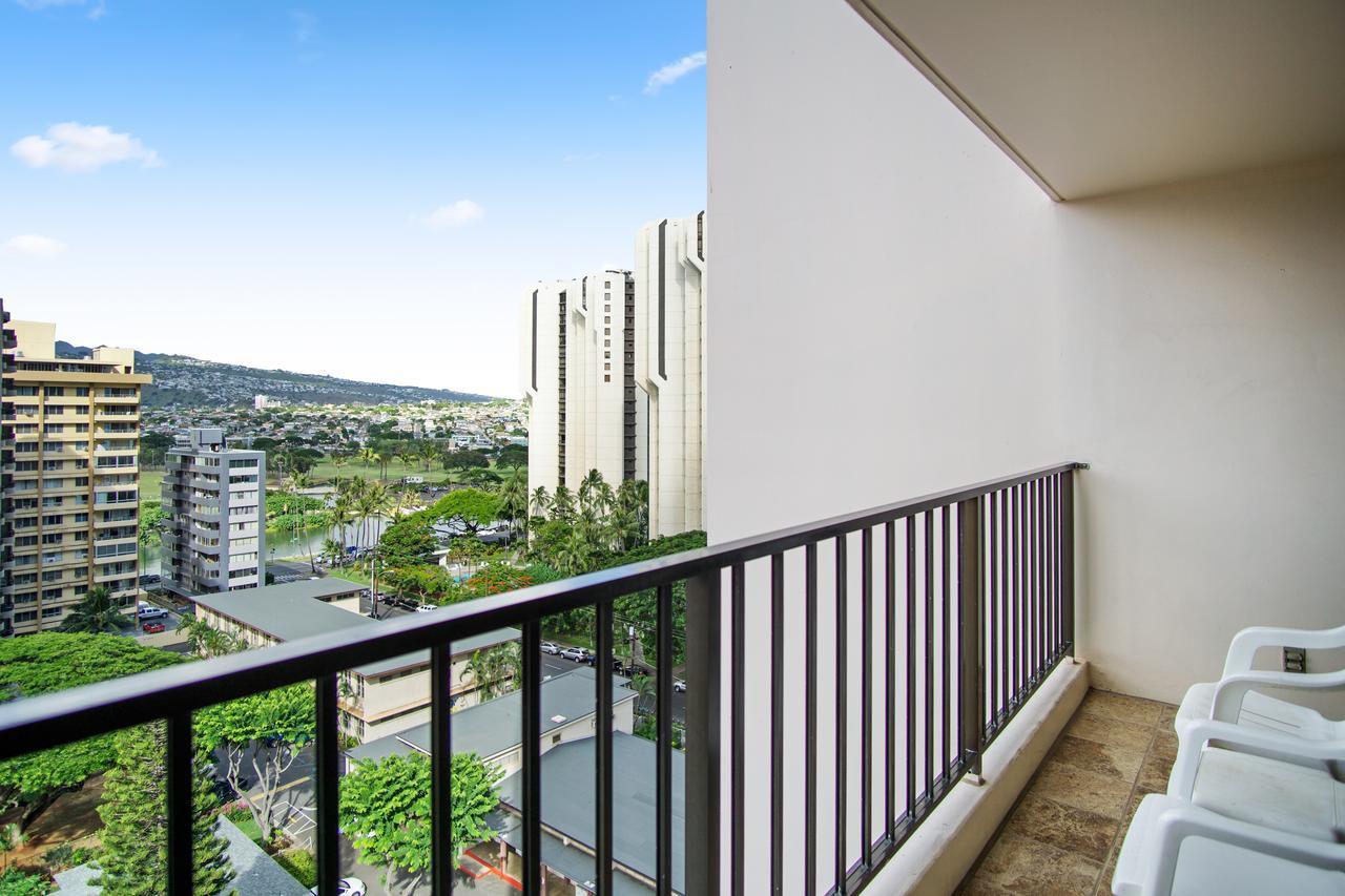 Construction Special At The Waikiki Banyan Free Parking And Wifi * Honolulu