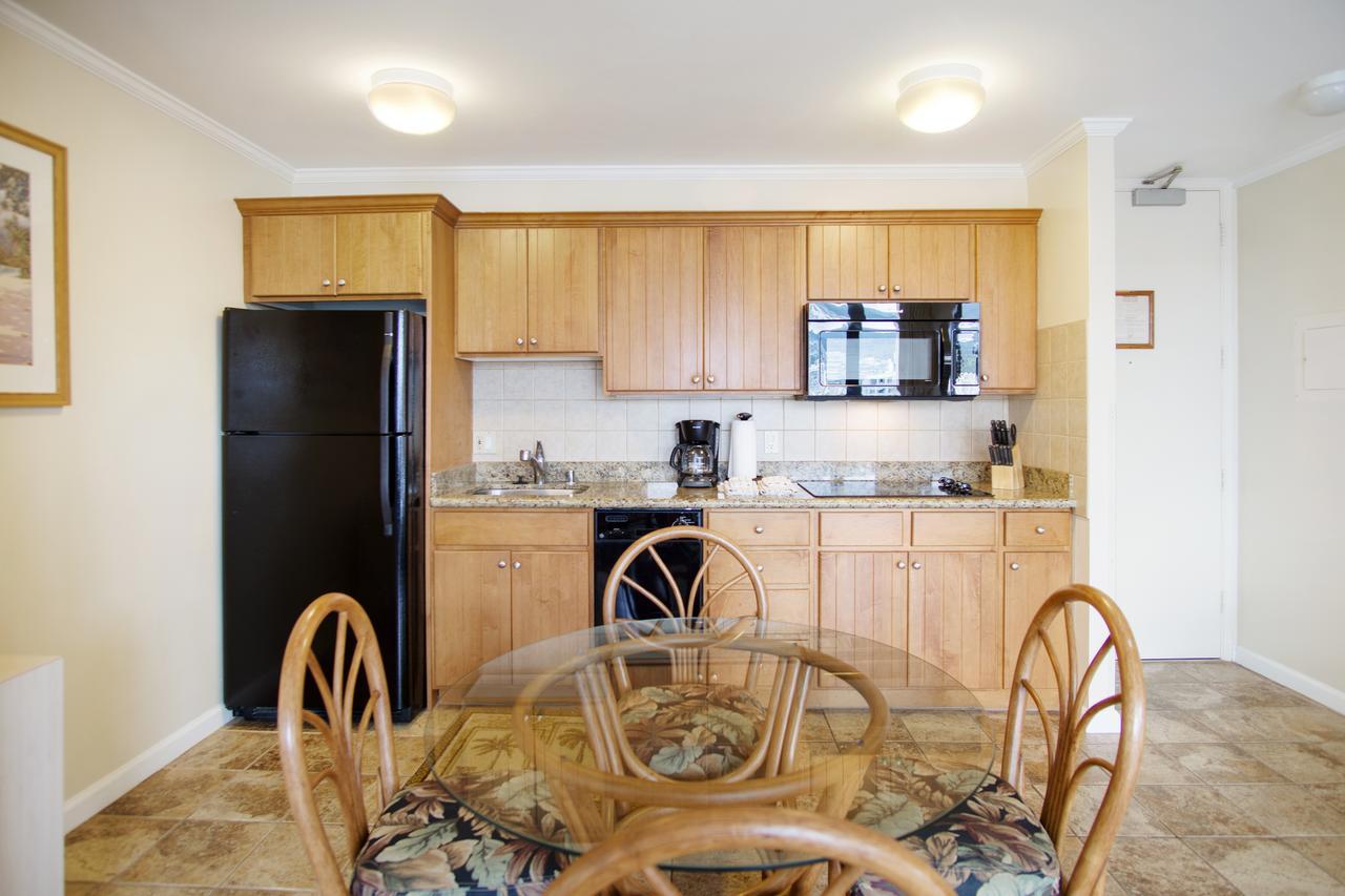 Apartment Construction Special At The Waikiki Banyan Free Parking And Wifi *