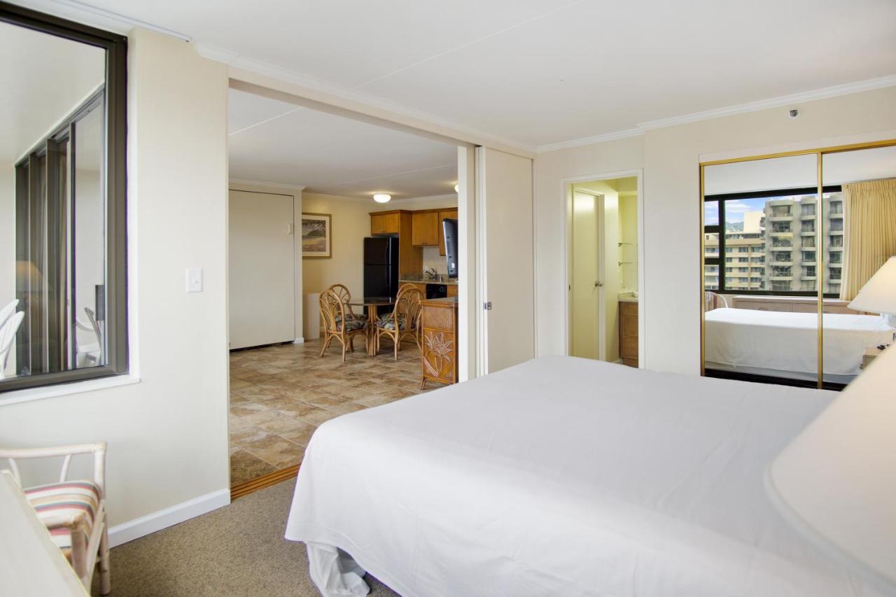 Apartment Construction Special At The Waikiki Banyan Free Parking And Wifi Honolulu
