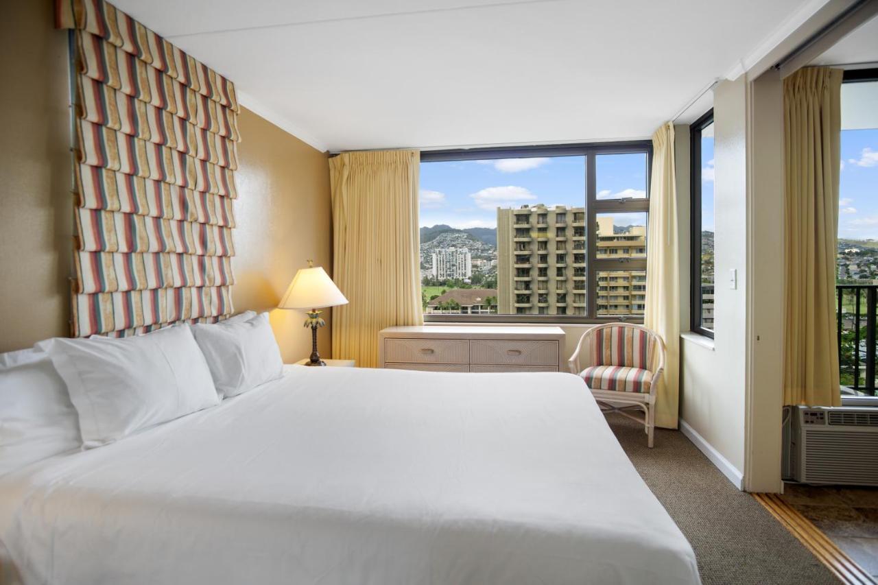 Apartment Construction Special At The Waikiki Banyan Free Parking And Wifi Honolulu