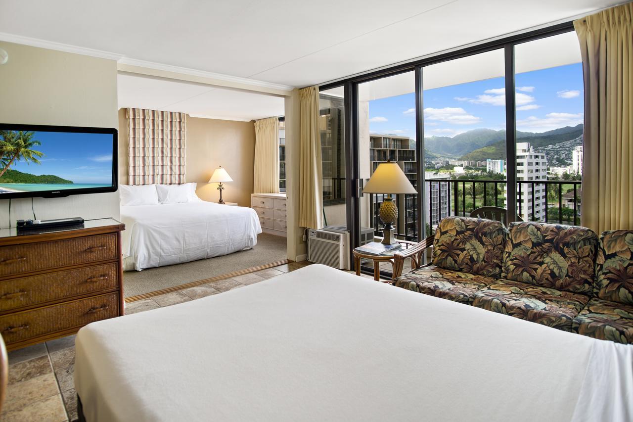 Construction Special At The Waikiki Banyan Free Parking And Wifi * Honolulu