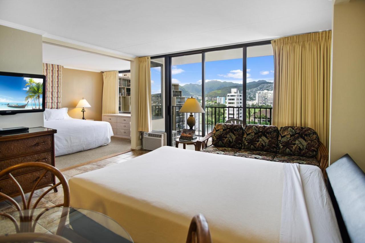 Construction Special At The Waikiki Banyan Free Parking And Wifi Apartment