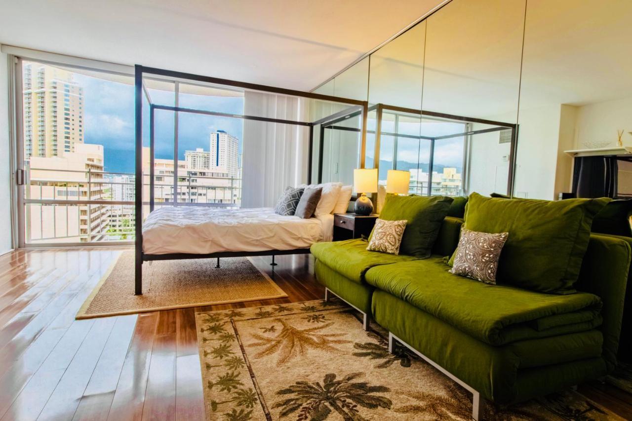 Waikiki Studio * Honolulu