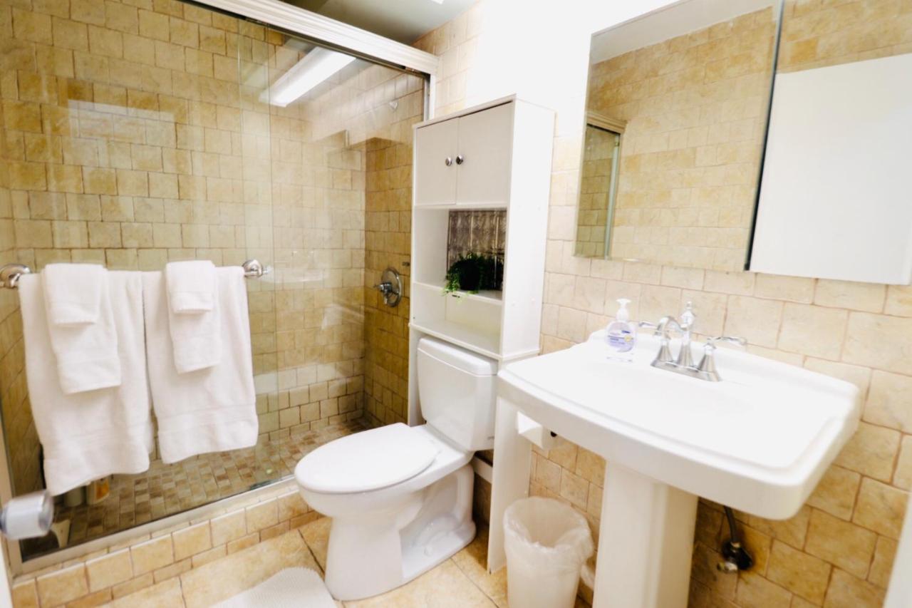 Waikiki Studio *