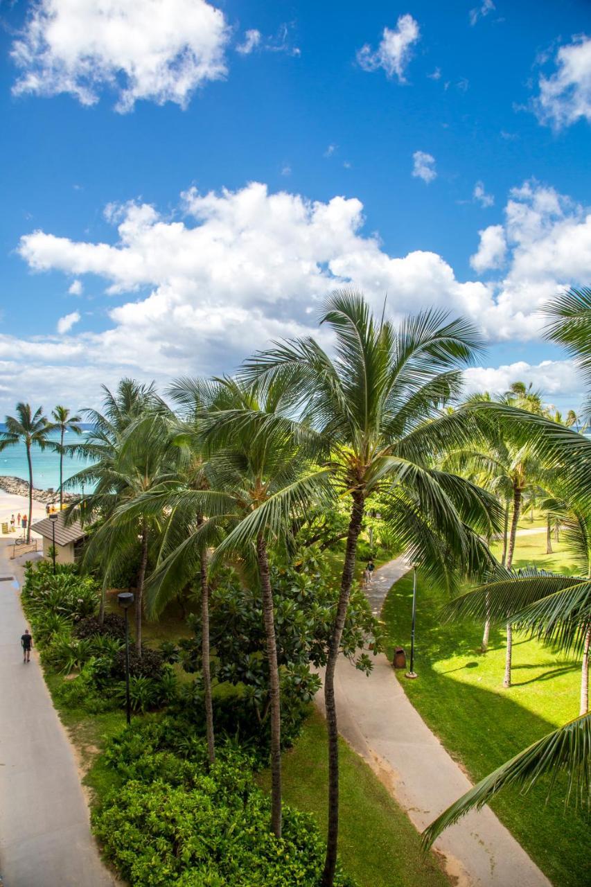 Castle Waikiki Shore Aparthotel
