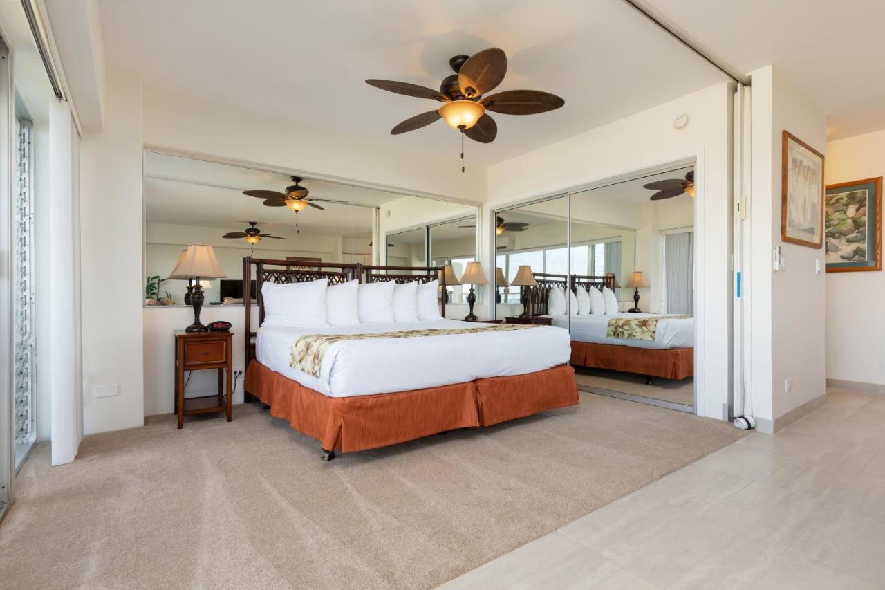 Castle Waikiki Shore Aparthotel