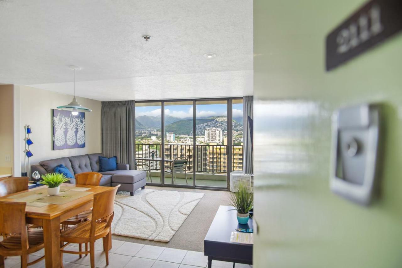 The Pineapple At The Waikiki Banyan Apartment *