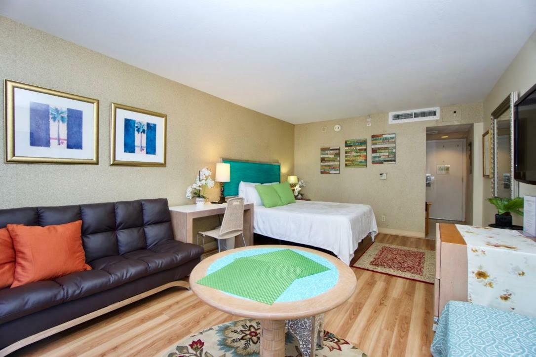Palms Waikiki #412 Apartment *