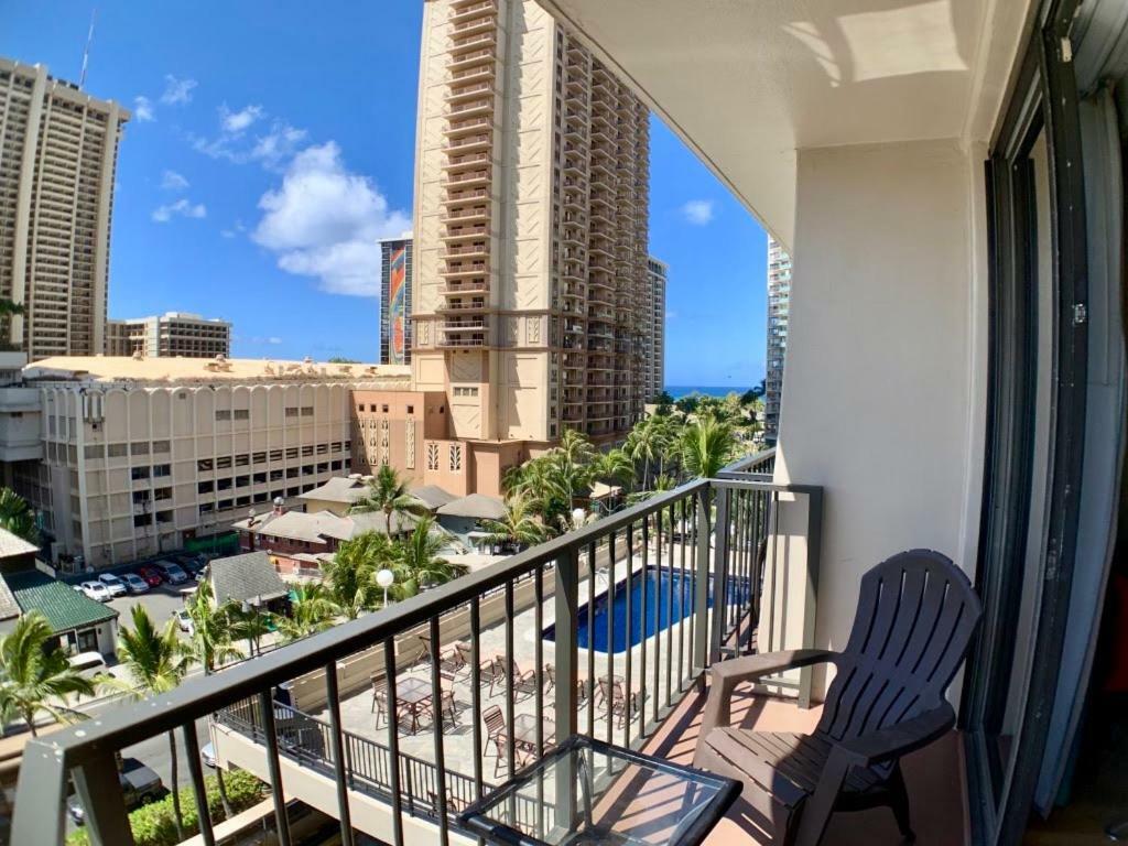 Palms Waikiki #412